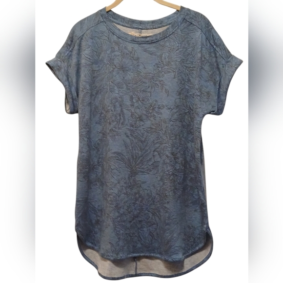 Cupio -NWT Blue Floral Hi/Lo W/ Side Slits, Extremely Soft Material, Pit/Pit 40 - Picture 2 of 11